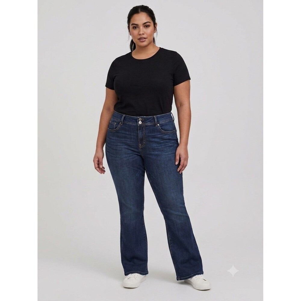 Torrid Vintage Stretch Mid Rise Flare Blue Medium Wash Denim Jeans 22 Short